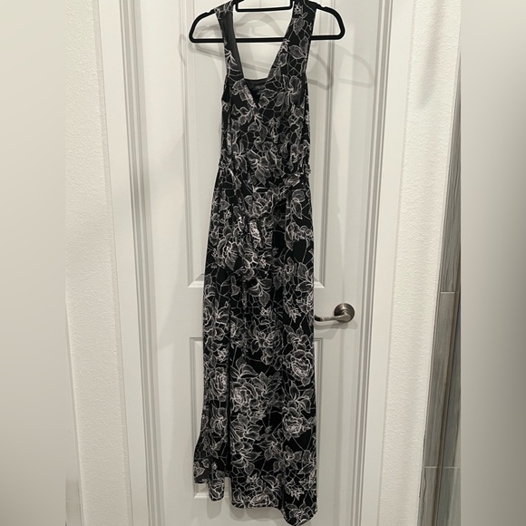 City chic midi dress. - Picture 6 of 6